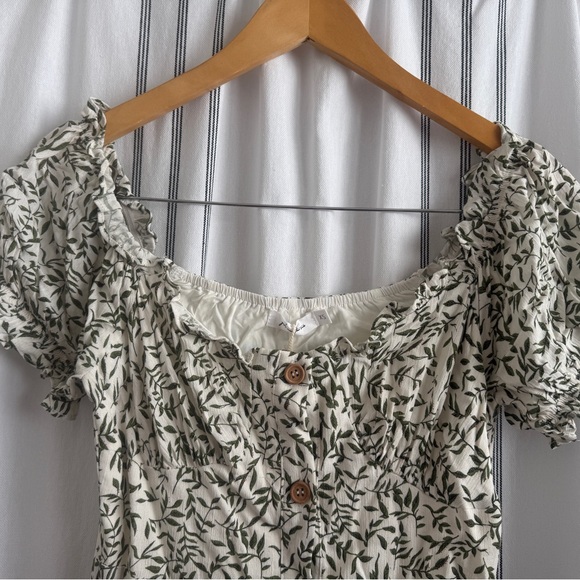 Women’s Green Leaf Print Button-Front Dress - Picture 3 of 7